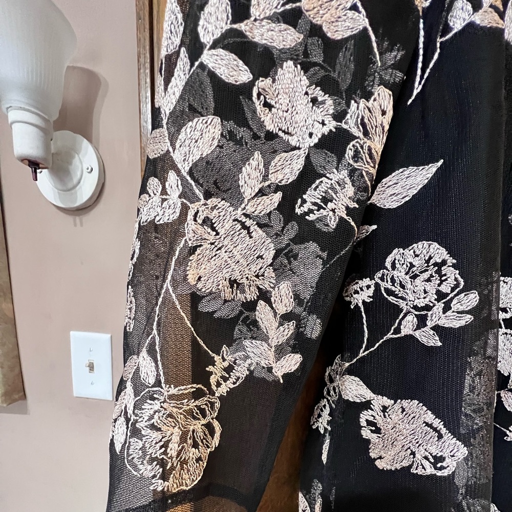 Black Metallic Floral VINTAGE mini dress - Picture 5 of 6